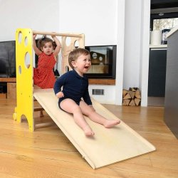 L�ringst�rn Leea