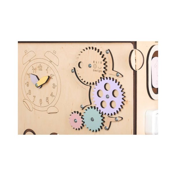 Aktivitetshus - Naturlig tr� &amp; pastel farver