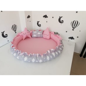 Aktivitetst�ppe - lyser�d & skyer