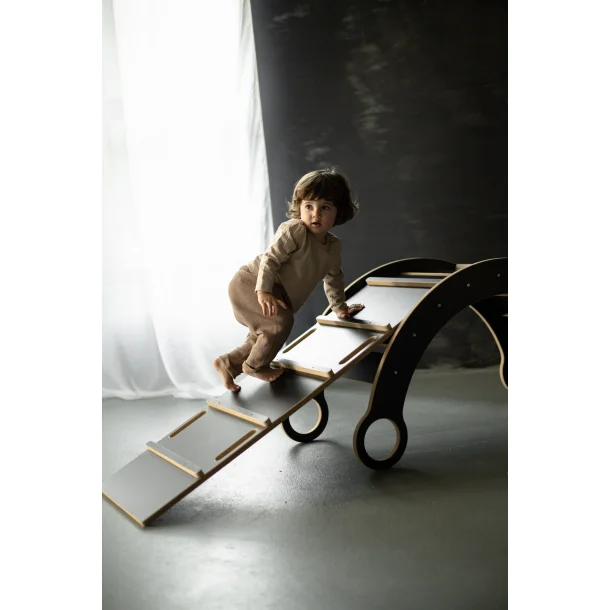 Klatrevippe + Rutsjebane + Stige + Bord L